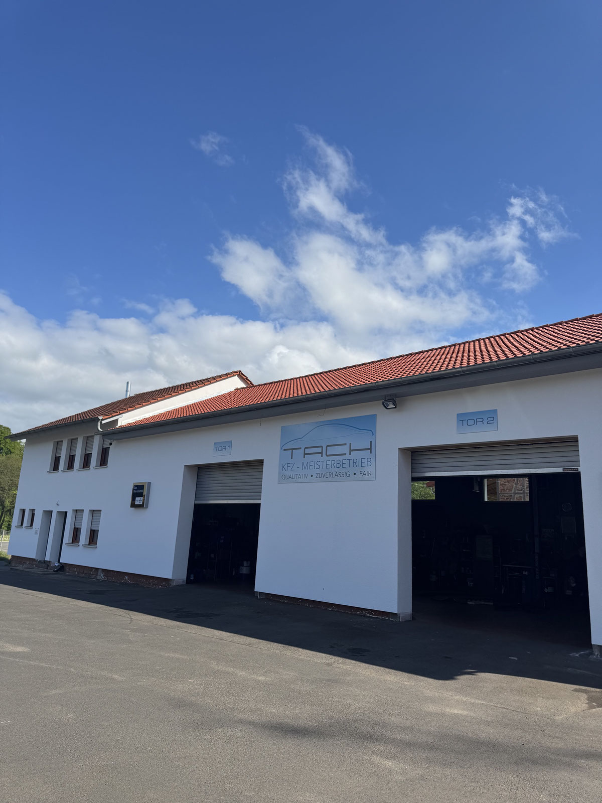 Werkstattgebäude des KFZ-Meisterbetriebs Tach in Rotenburg-Schwarzenhasel